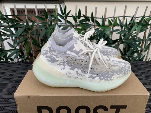yeezy knit foam runner