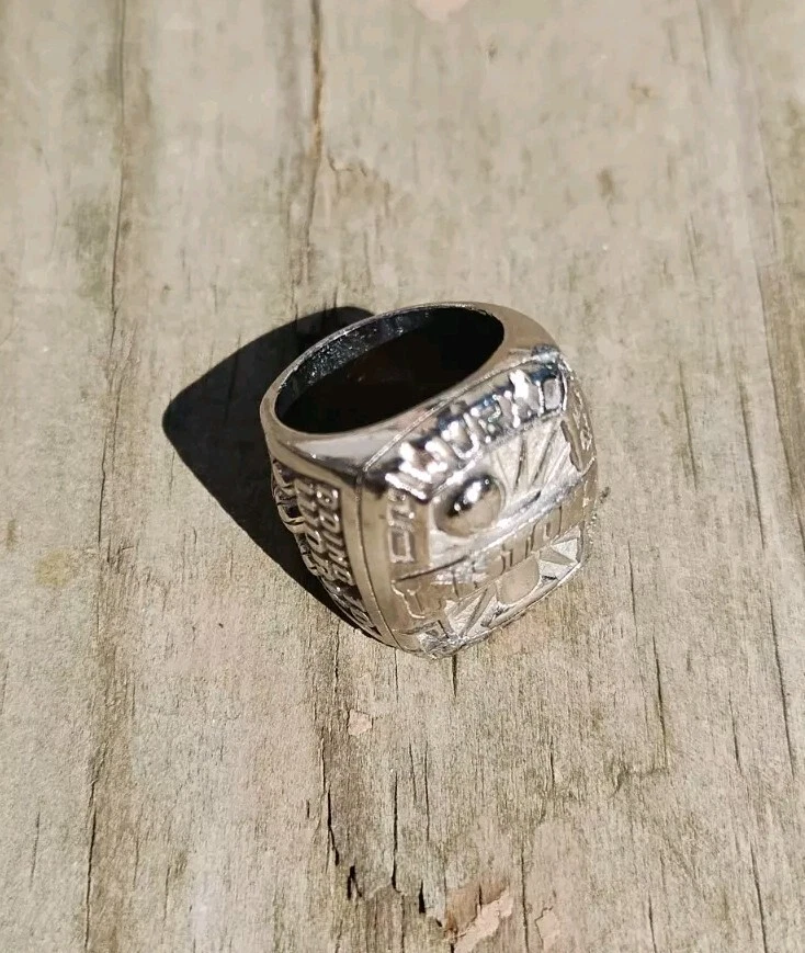 RARE 🏀 2004 Detroit Pistons Champions Replica Ring Going To Work #1 Fan Size - Image 2 of 4