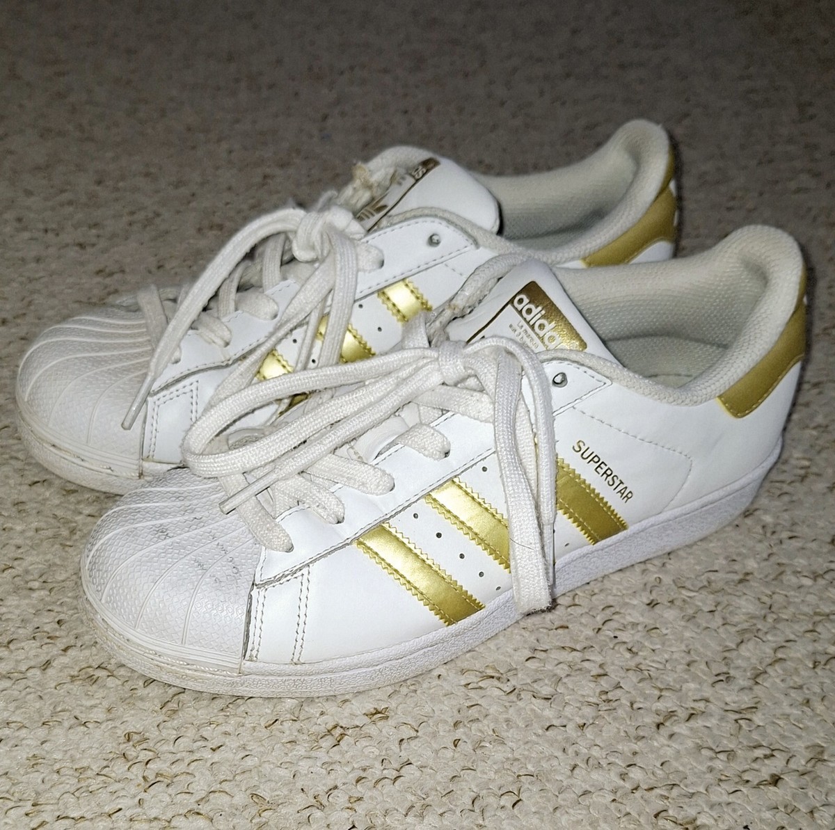 adidas SUPERSTAR Gym Womens Sport BB2870 Used Trainers White Gold Size UK