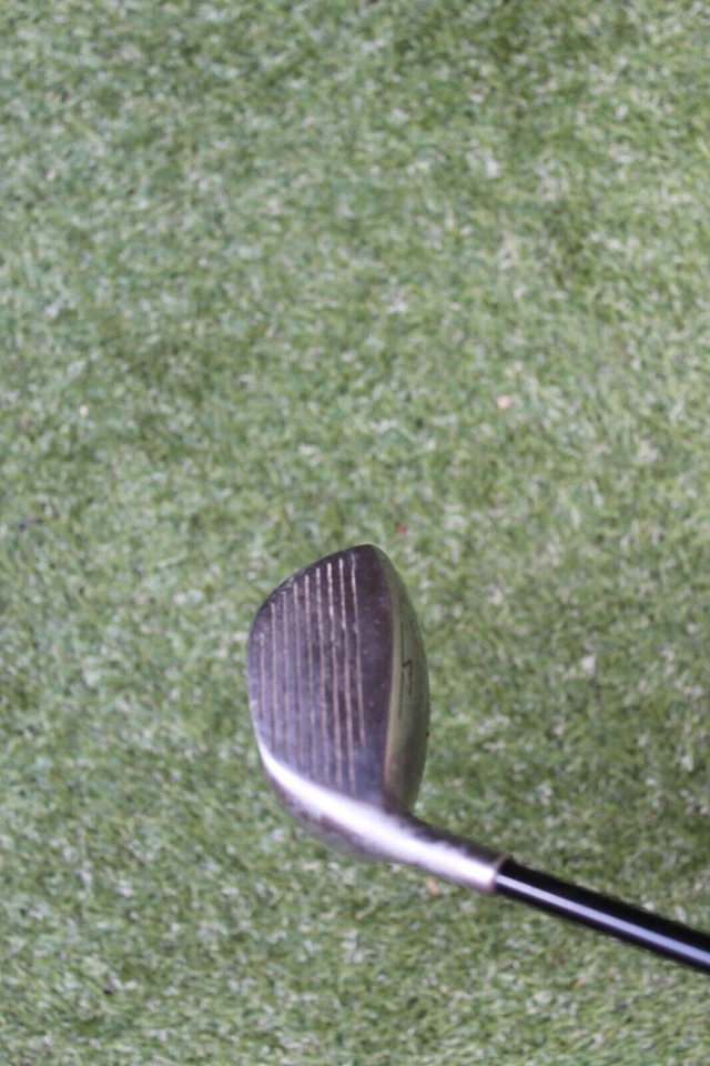 Square two power circle graphite shaft 3 wood golf club - Image 4 of 4