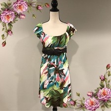 Short sleeve floral dress with belt