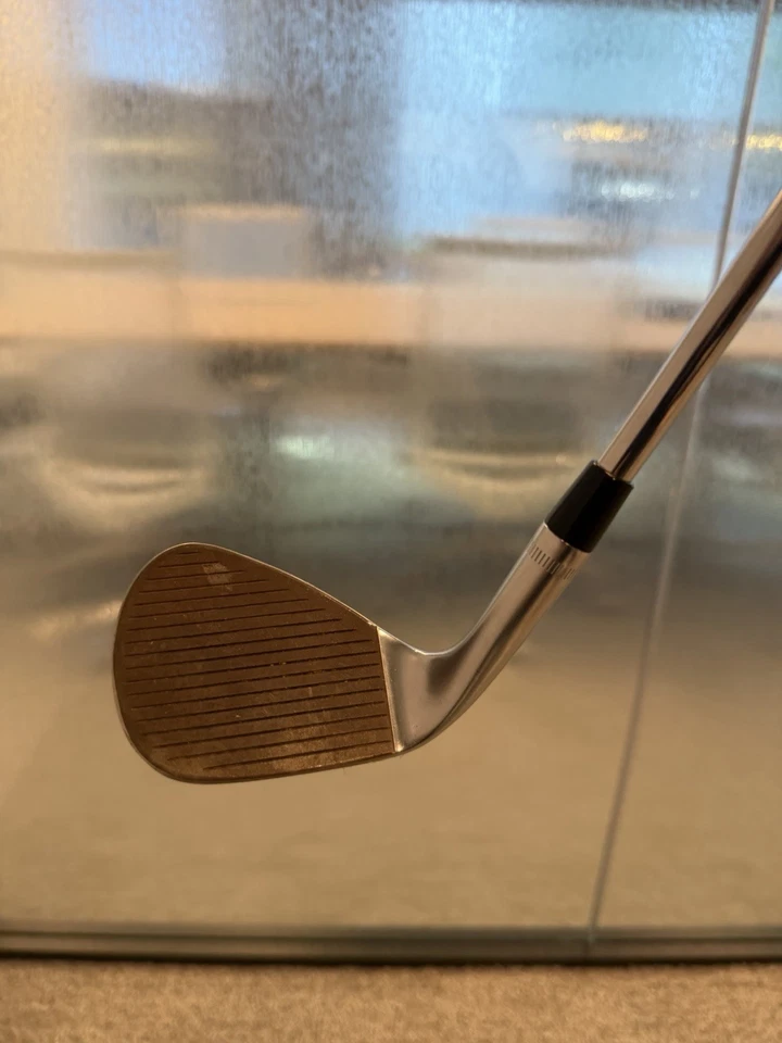 Mandíbulas Callaway Raw 56* Punta Completa Cuña de Arena 10* Rebote J Grind Tour Eje Giratorio Foto 2 de 4