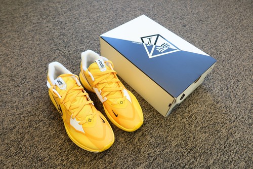 New w/ DEFECTS Nike Kyrie Low 5 TB Promo Men's Sneakers - 11.5 - University Gold