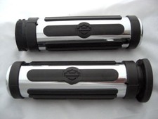 Harley OEM NEW Chrome and Rubber Hand Grips - Small -Pair - 56246-96A USA MADE