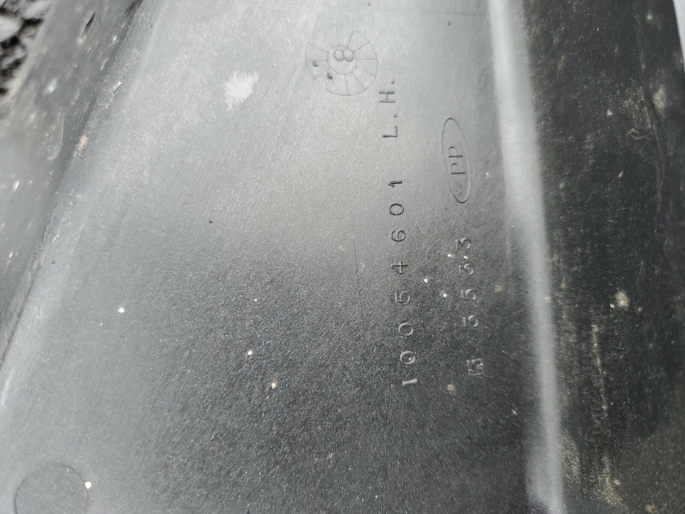 Chevrolet Corvette 1990 molduras de plástico, ambos lados Foto 3 de 4