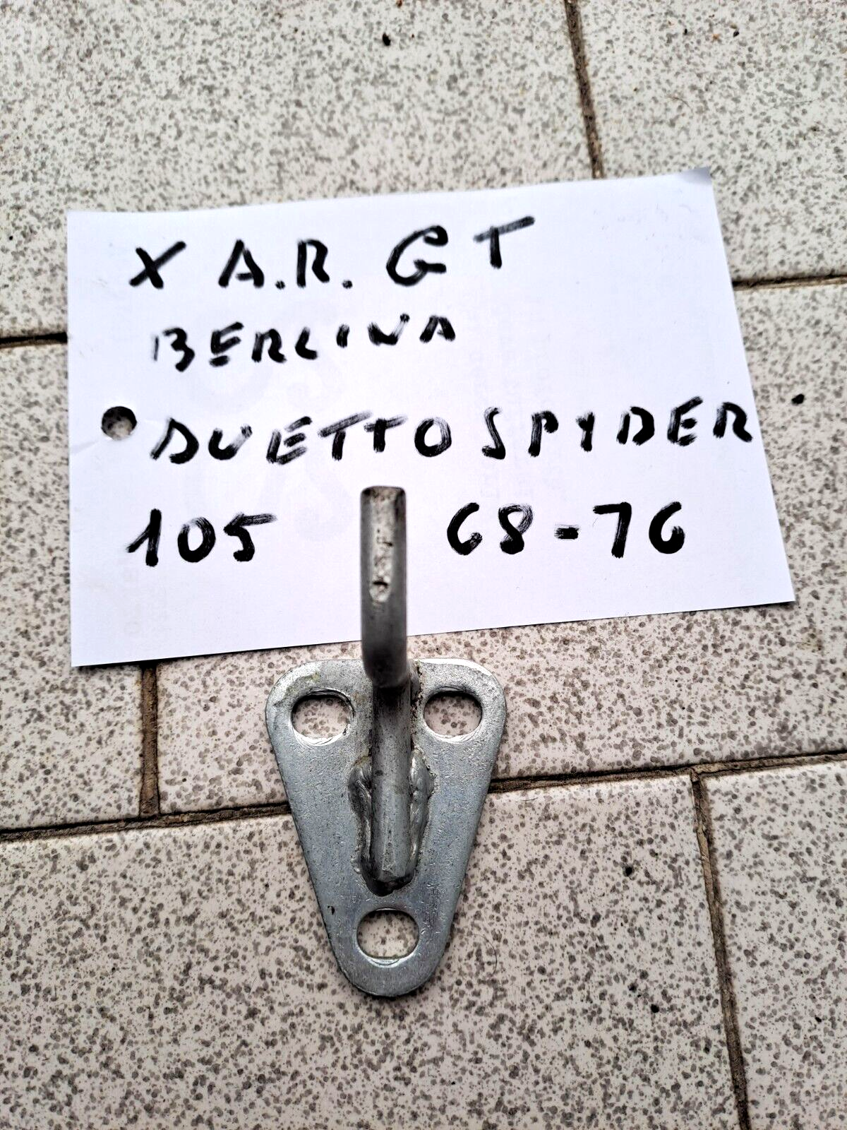 Foto 1 di 9