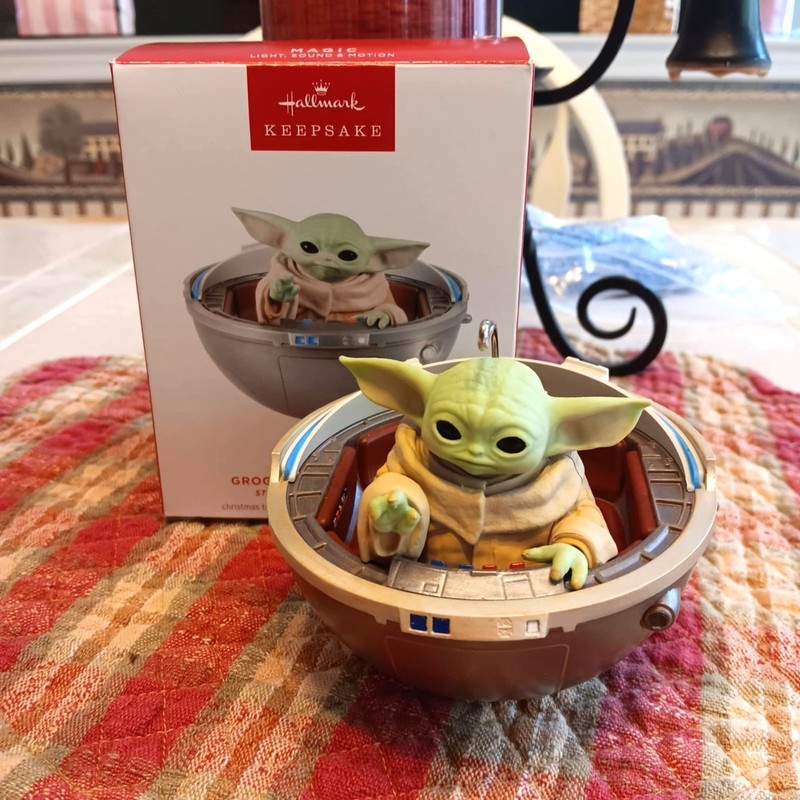 HALLMARK STAR WARS THE MANDALORIAN GROGU IN HOVERING PRAM 2024 MAGIC ORNAMENTS
