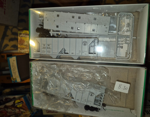 HO Bowser 55559 y 56557 70T Tolva Desplazada Boston y Maine KITS Juego de 2 Nuevo en Caja TS1 | Condition: New