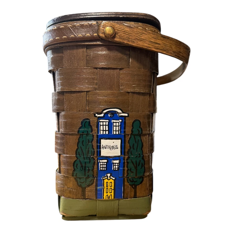 Vintage Caro-Nan Hansel & Gretel Basket Weave Signed Purse with Quilted Lining.  - Image 4 of 4