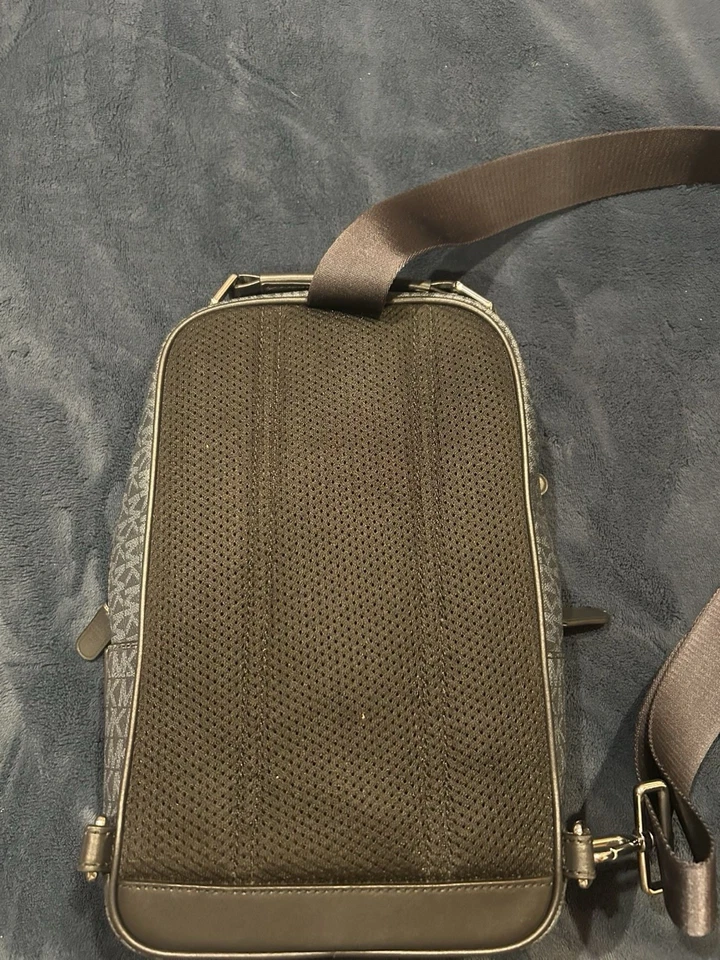 Michael Kors Hudson Logo Sling Pack Fathers Day Gift. New - Image 2 of 4