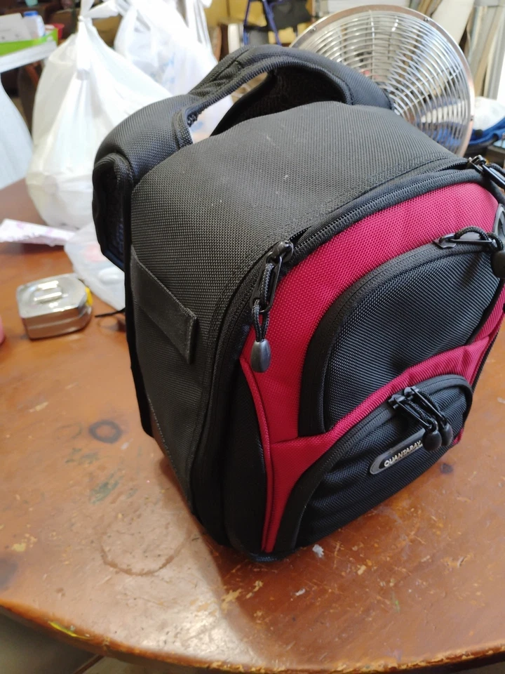 QUANTARAY PRO, DE NANEU PRO, MOCHILA CÁMARA RESISTENTE Bolso, Rojo y Negro, Gr8Cond Foto 4 de 4
