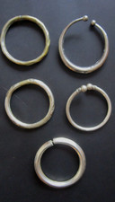 Berber Schmuck 5 silberfarbene Armreife, Gewicht: ca. 115 Gramm
