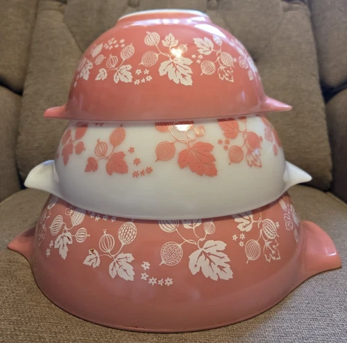 Set of 3 Pyrex Pink Gooseberry Cinderella Nesting Mixing Bowls (#442, 443, 444)