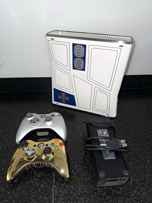 Xbox 360 Star Wars Limited Edition R2-D2 + C-3PO Controller