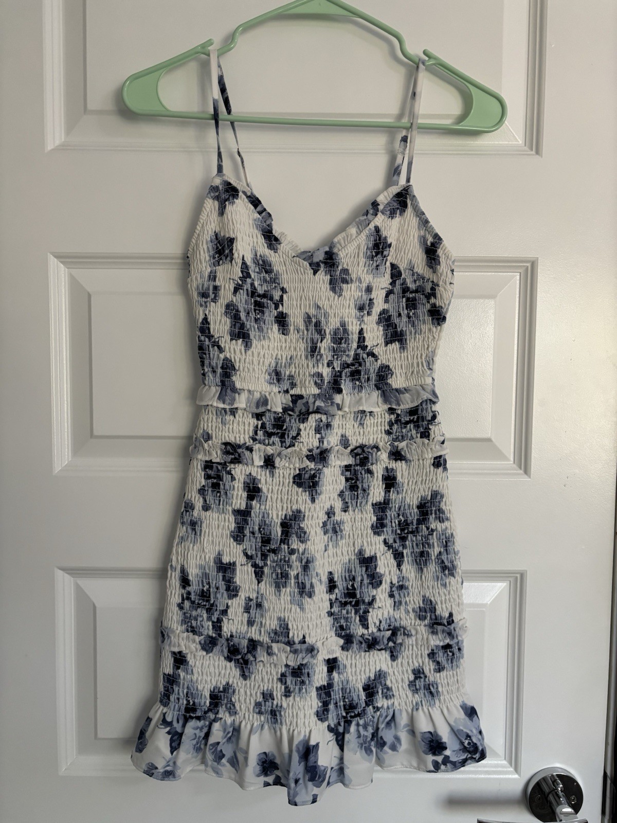 NWOT Abercrombie & Fitch Women's Smocked White And Blue Floral Mini Dress, XS P