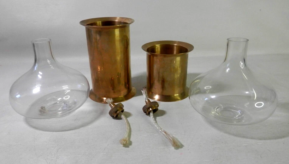 Par de lámparas de aceite danesas de latón de vidrio soplado a mano, hechas en Dinamarca de colección Foto 4 de 4