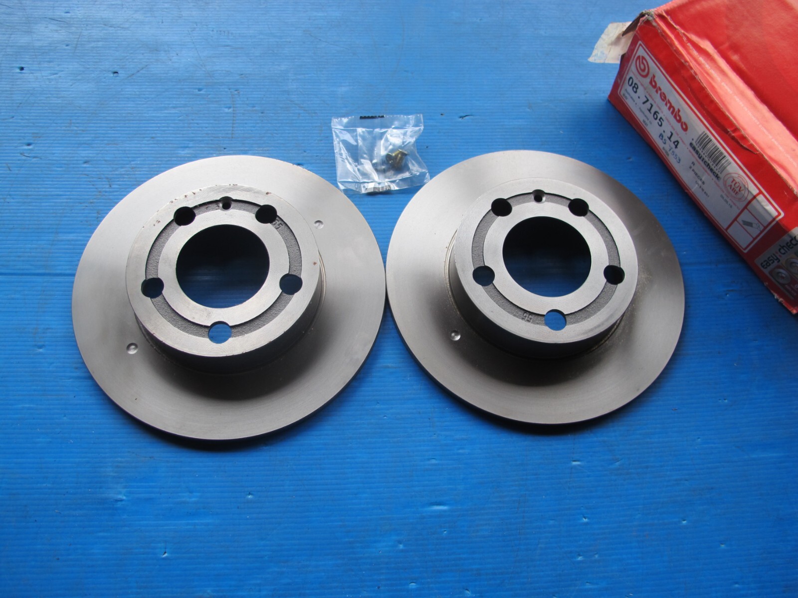 Disques de freins arrière Brembo pour Audi A3 et Leon avec kit de freinage en acier carbone