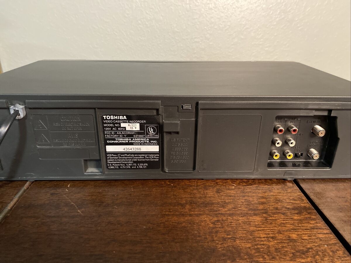 Toshiba VCR Model: W-727 VHS Player/Recorder-No Remote Toshiba VCR Model: W-727 VHS Player/Recorder-No Remote