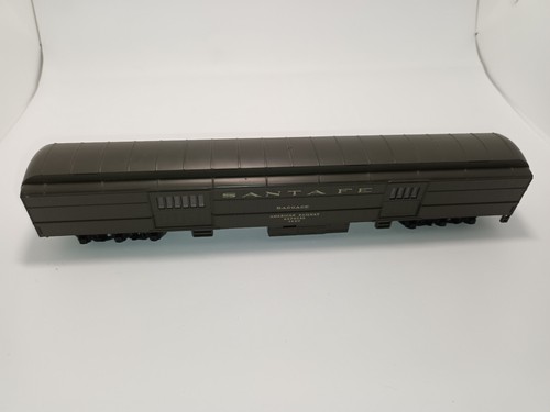 Athearn HO 1881 Sante Fe Standard Full Baggage Coach | Zustand: Used