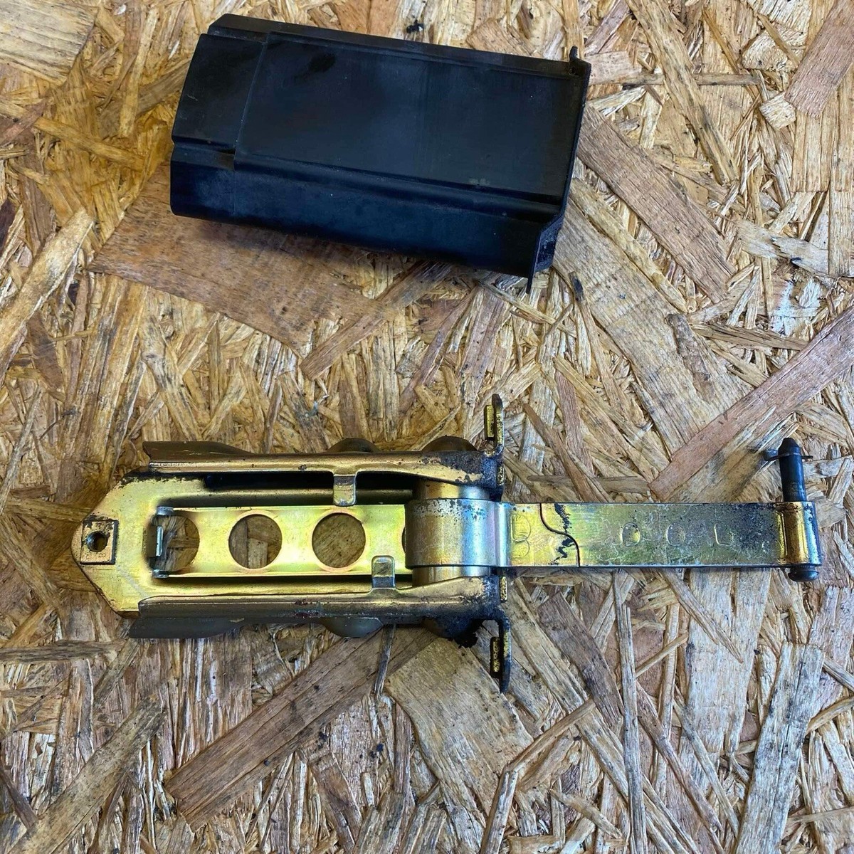 Mercedes-Benz W126 Door Catch & Position Fixator A1267200516 | eBay