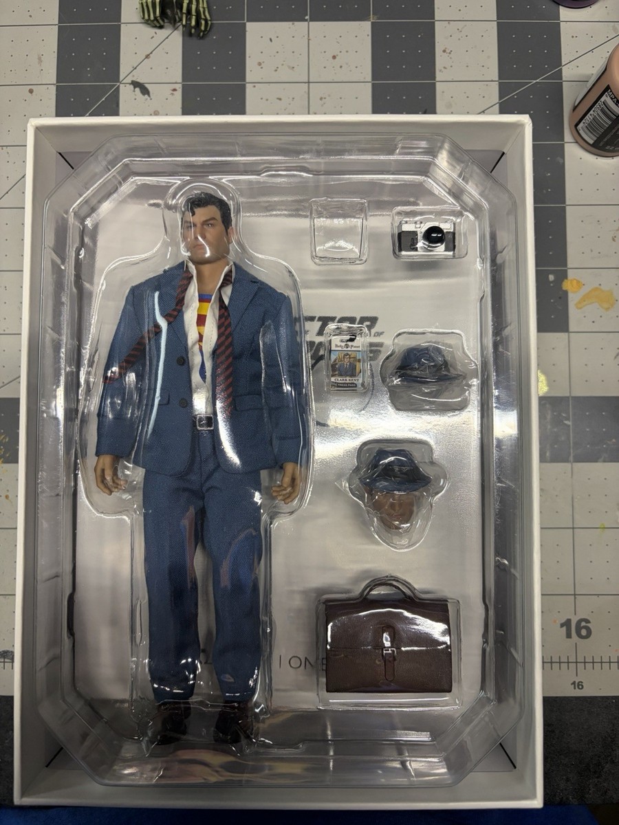 Funko - Figurine DC Clark Kent As Superman Exclu Pop 10cm - Jeux - Jouets