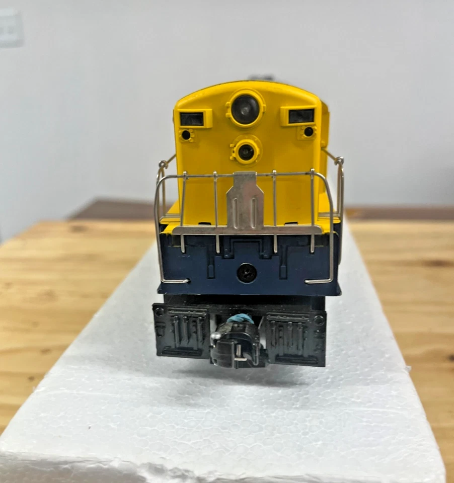 Williams Crown Edition #4111 Chessie System "1909" FM Trainmaster - Image 4 of 4