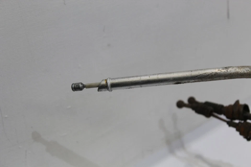 Par de cables de freno de mano VW Bora 1J Mk4 1J0609721R Foto 2 de 4