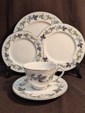 Royal Doulton Burgundy - 5 Piece Dinner Set - Excellent Used Condition 