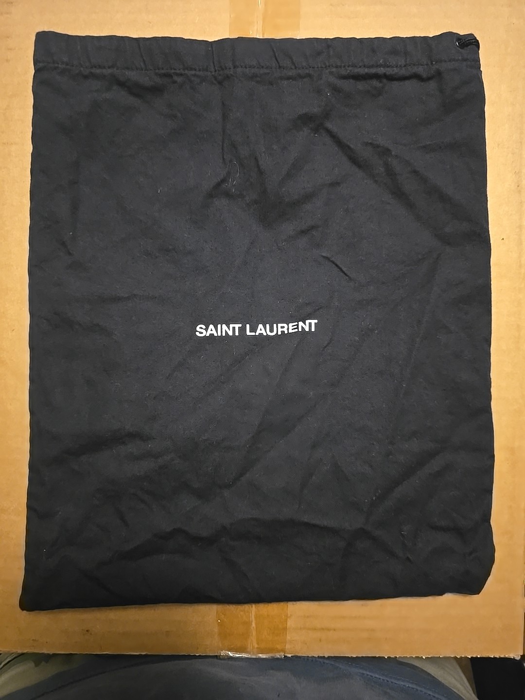 Saint Laurent Paris tacchi vuoti 11" x 14" sacchetto antipolvere.