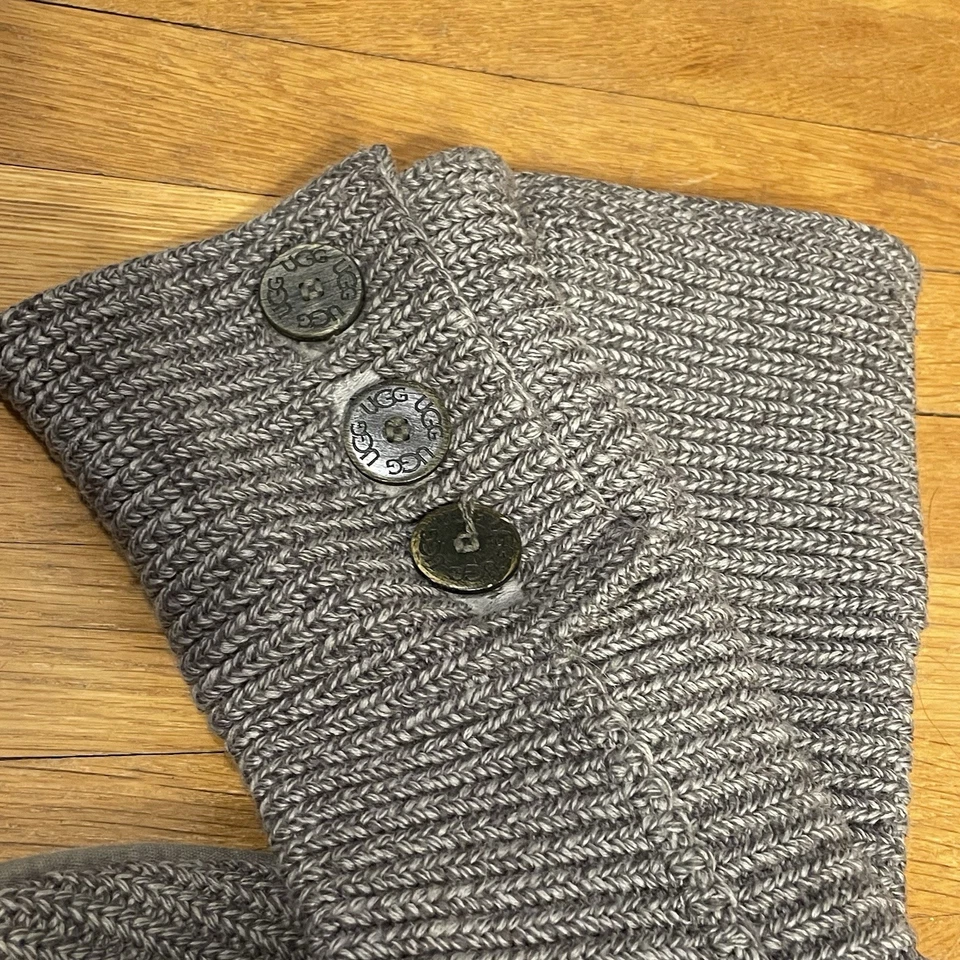 UGG Classic Cardy Triplet Knitted Wool Grey Gray Boots Size US 6 Run Big 5819 - Image 4 of 4