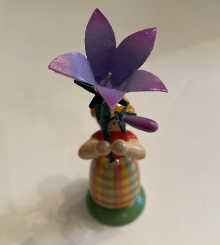 2 Vtg Erzgebirge Wooden Child Girls w/Flower Figurine Hand Painted Germany - Picture 7 of 16