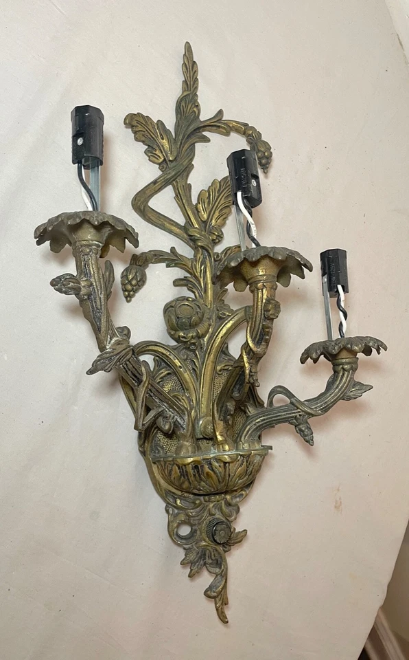 antique ornate Spanish style 3 arm gilded bronze brass wall sconce fixture light - Image 3 of 4