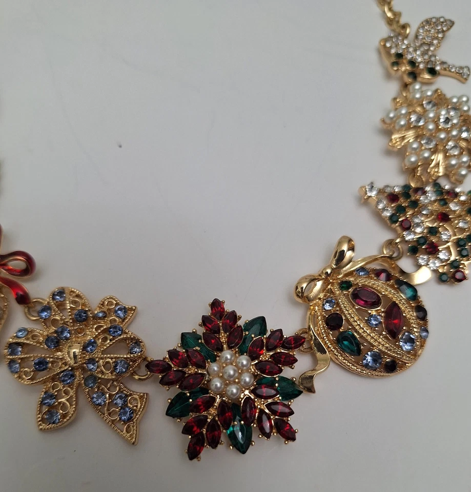 Collar de colección Charter Club para Macy's diamantes de imitación encanto de Navidad Foto 3 de 4