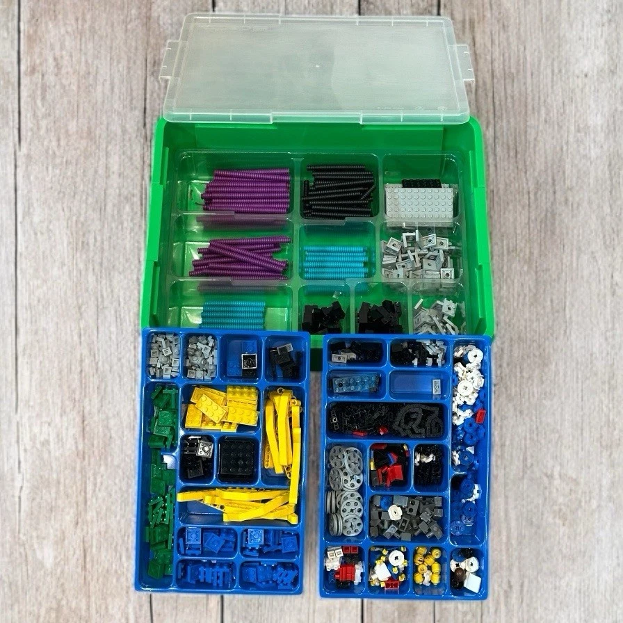 LEGO Dacta Technic Assorted Lot of Mix of Bricks, Wheel, Pins, Hoses w/Bin - Image 2 of 4