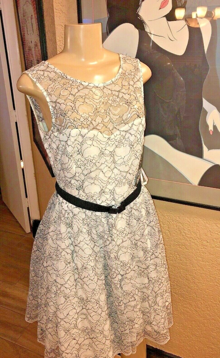 xscape white lace dress XSCAPE Women's White Lined Lace Dress Long Sleeved Size 4 Kick Pleat Stretch