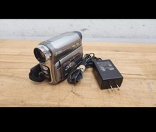 JVC GR-D770U 34x Optical Zoom MiniDV Digital Video Camcorder W/ Charger USED
