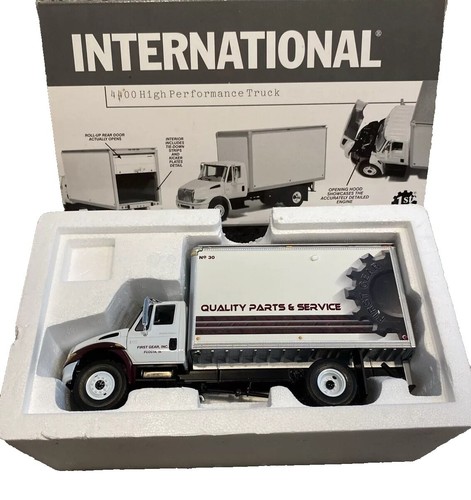 1952 GMC Half Rack Stake Truck 1/34スケール First Gear 1952 GMC Half Rack Stake Truck Country General W