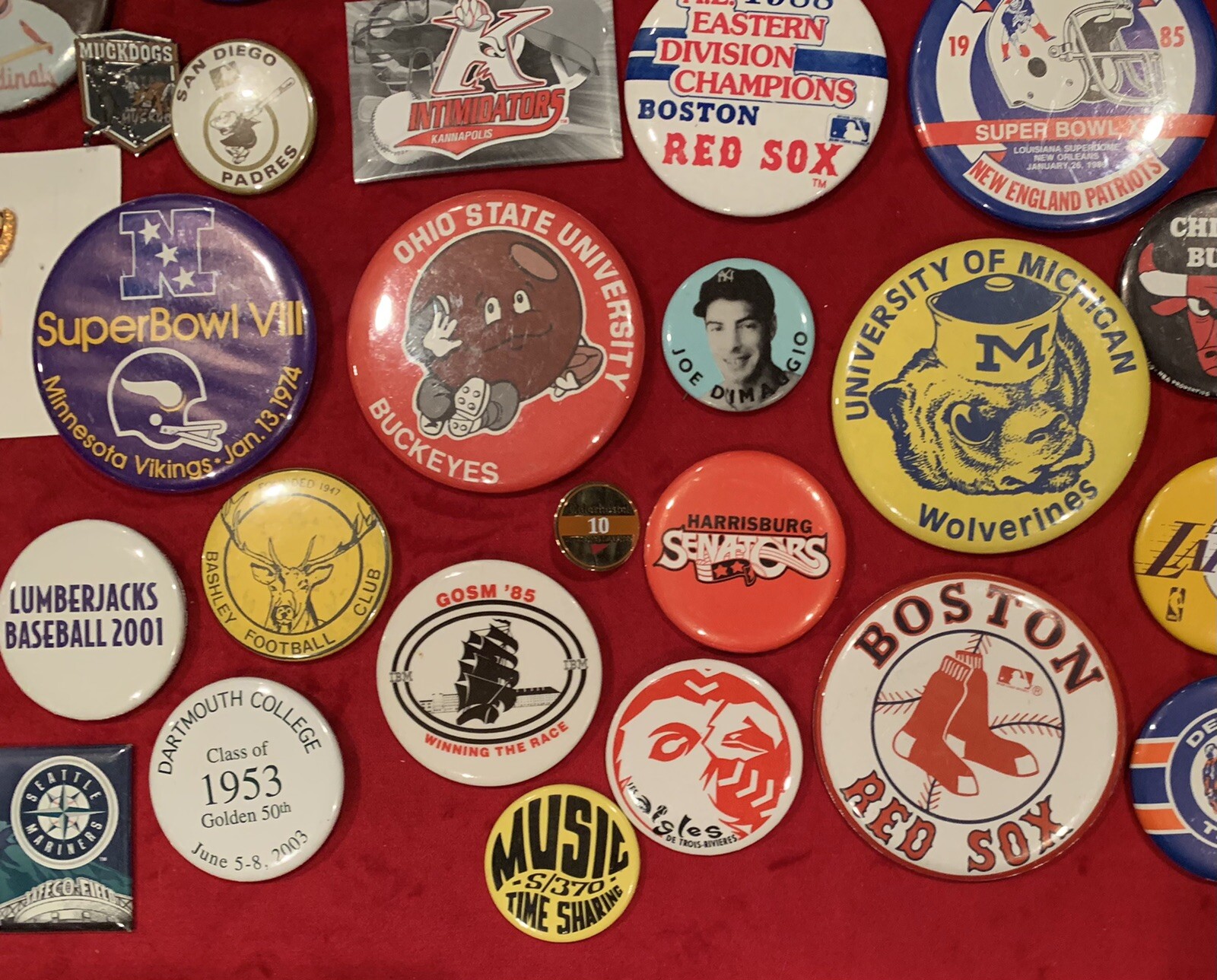 Huge Group of 86 Vintage Sports Pins Buttons Football Baseball NBA