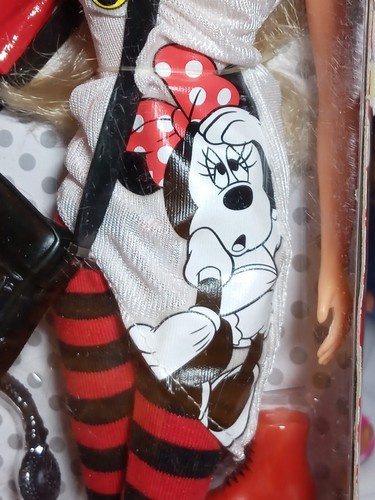 BAMBOLA STEFFI LOVE DISNEY MINNIE MOUSE URBAN STYLE CON ACCESSORI DA COLLEZIONE - Foto 5 di 14