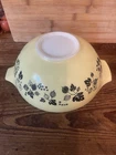 Pyrex vintage Cinderella gooseberry pattern