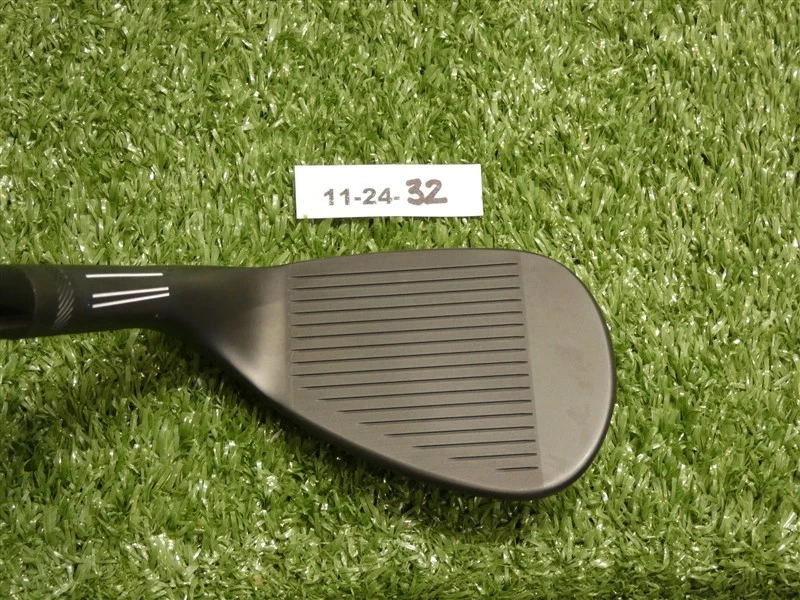 Cuña Titleist SM10 WedgeWorks Jet Black 62* 08* M Lob AMT White S300 acero ónix Foto 3 de 4