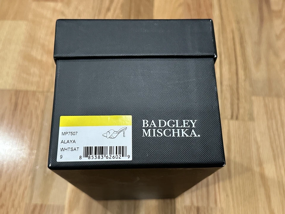 Badgley Mischka Zapatos Mujer Talla 9 Blanco Alaya Gatito Tacón Satinado Arco Nupcial Mula Foto 3 de 4