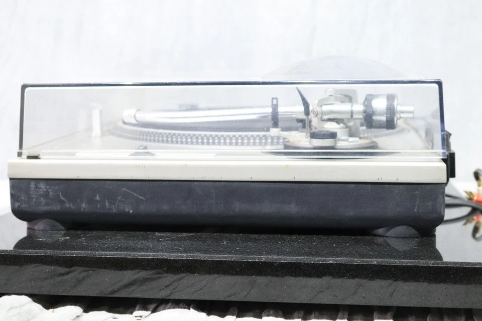 Tocadiscos Technics SL-1200MK2 blanco plateado accionamiento directo DJ muy buen estado. Foto 4 de 4