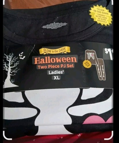 Halloween two piece Ladies’ PJ set Glow-In-The-Dark Skeleton Graphic Pajamas- XL