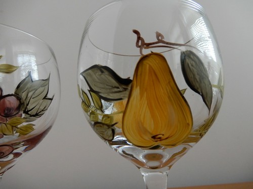 Unique, Studio Art Glass, Hand Painted Gin Glass Goblet Pair, Grapes & Pears - Picture 7 of 9