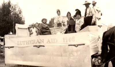1908 EARLY LUTHERAN LADIES AID FLOAT VOLUNTEER RALLY CHRISTIAN B/W PHOTO F2