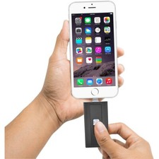 Royal Guard MFi Memory Expander USB 2.0 with 64GB SD Card