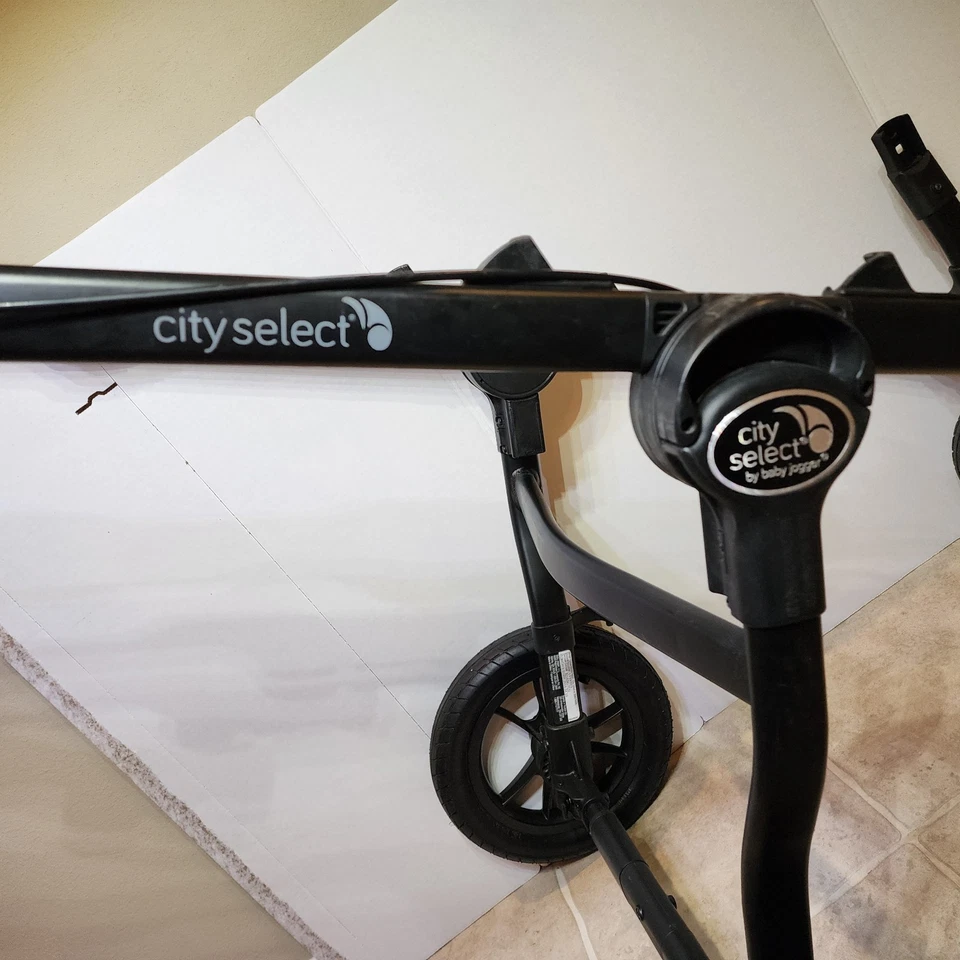 Cochecito City Select by Baby Jogger marco chasis negro 4 ruedas modelo #1959503 Foto 4 de 4
