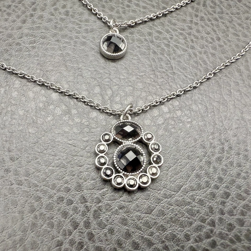 Collar Liz Claiborne Capas Doble Cadena Piedra Facetada Tono Plata Joyería Foto 4 de 4