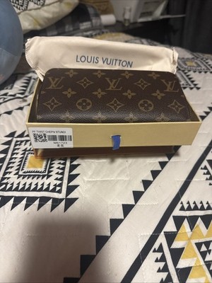 Louis Vuitton Clémence Monogram Women's Wallet - Fuchsia